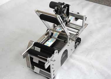 Πλαστική στρογγυλή Applicator ετικετών μπουκαλιών μηχανή με την ακρίβεια ±0.5mm εκτυπωτών